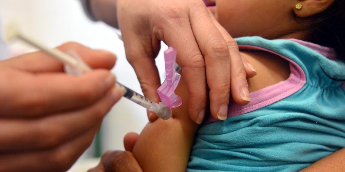 Após quase três meses de restrição, vacina pentavalente volta a ser oferecida em todos os postos de Porto Alegre